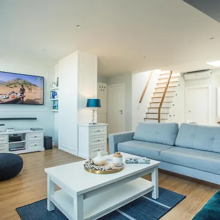 아파트 Sky And Sea By Renters Prestige *